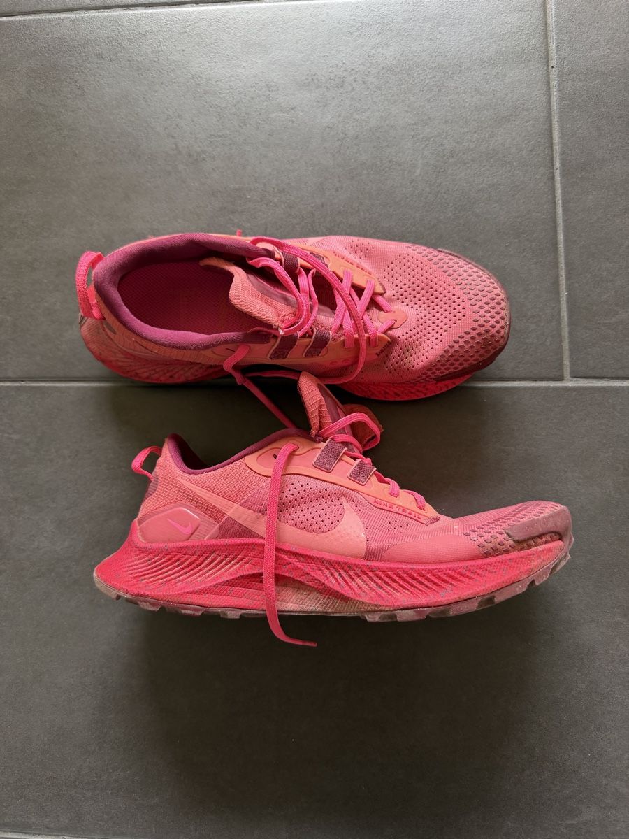 Nike Scarpe da donna: Pinke Nike Laufschuhe, Grösse 38.5 – Usato da Zürich venduto da ChiaraJacomet